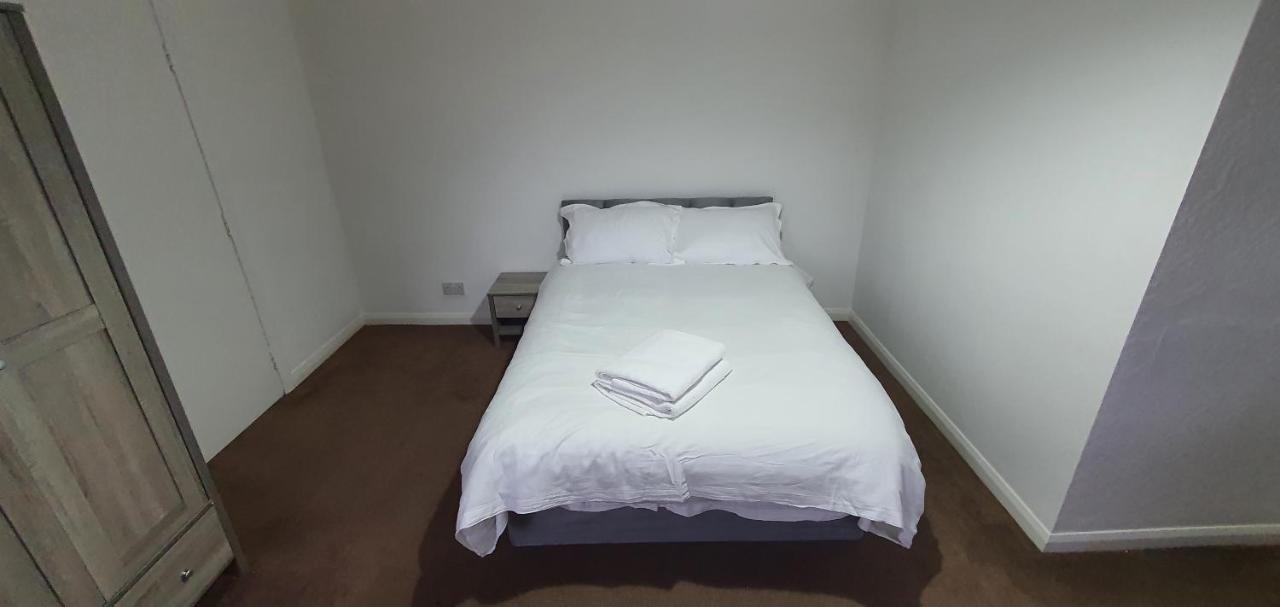 24Hr Self Check In Apartment Central Barnsley Eksteriør bilde