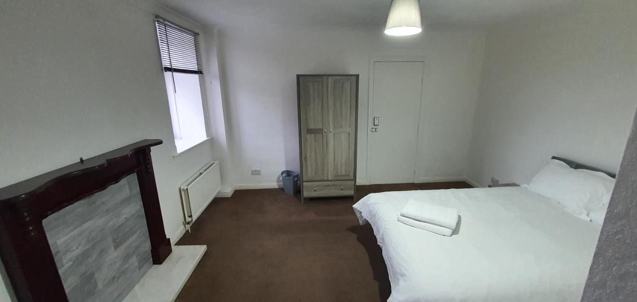24Hr Self Check In Apartment Central Barnsley Eksteriør bilde