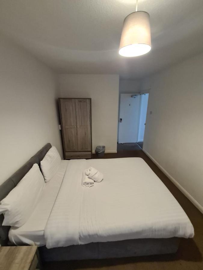 24Hr Self Check In Apartment Central Barnsley Eksteriør bilde