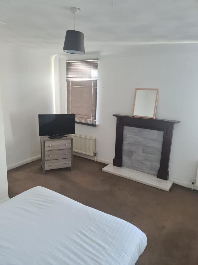 24Hr Self Check In Apartment Central Barnsley Eksteriør bilde